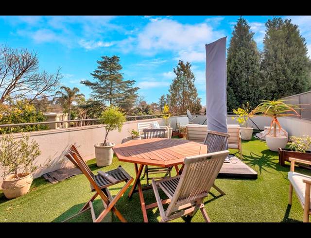 2 BEDROOM TOWNHOUSE FOR SALE IN OAKLANDS